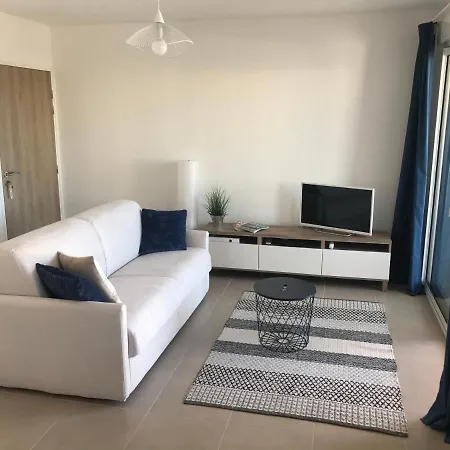 Neuf Et Haut De Gamme Au Coeur Du Pouliguen Boutiques Port Et Plage A Pied *