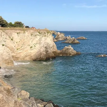 Neuf Et Haut De Gamme Au Coeur Du Pouliguen Boutiques Port Et Plage A Pied *